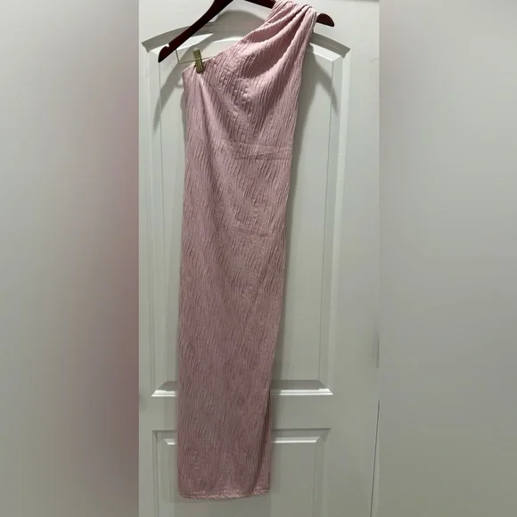 Selfie Leslie One Shoulder Blush Dress - Picture 6 of 7